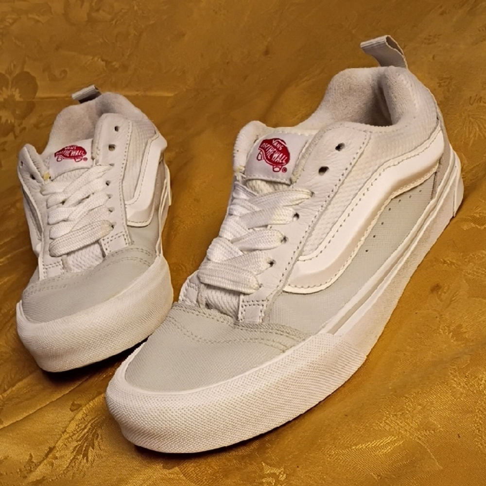 VANS White and Gray Sneakers with Red Logo Men's 6.5 Women's 8.0